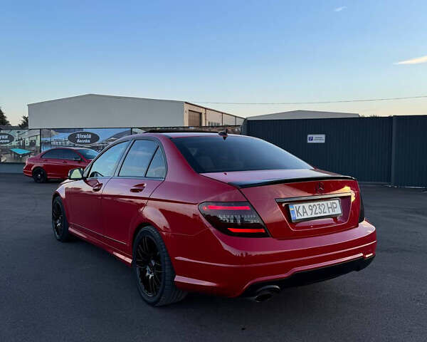 Красный Мерседес Ц-Класс, объемом двигателя 1.8 л и пробегом 199 тыс. км за 11150 $, фото 20 на Automoto.ua