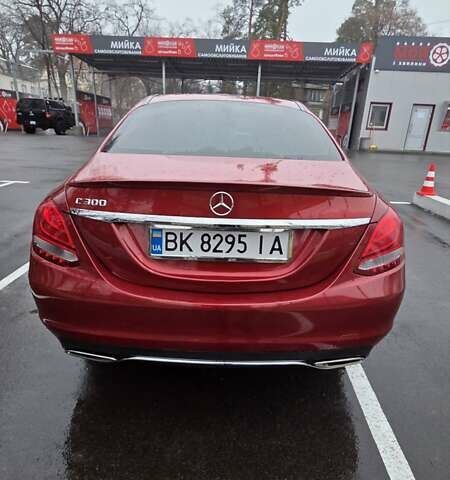 Красный Мерседес Ц-Класс, объемом двигателя 1.99 л и пробегом 92 тыс. км за 15000 $, фото 5 на Automoto.ua