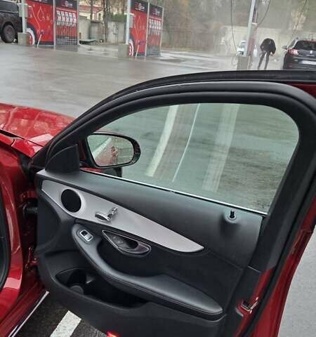 Красный Мерседес Ц-Класс, объемом двигателя 1.99 л и пробегом 92 тыс. км за 15000 $, фото 7 на Automoto.ua