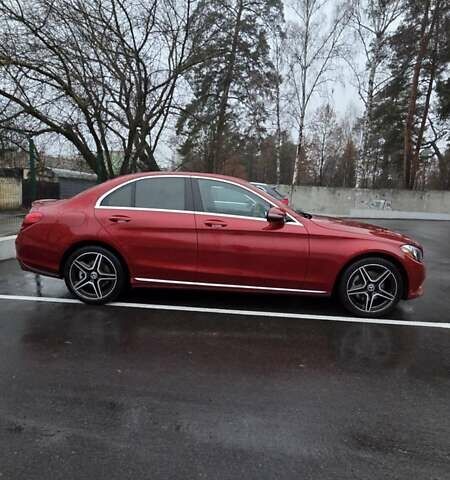 Красный Мерседес Ц-Класс, объемом двигателя 1.99 л и пробегом 92 тыс. км за 15000 $, фото 2 на Automoto.ua