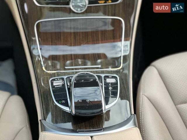 Красный Мерседес Ц-Класс, объемом двигателя 2 л и пробегом 182 тыс. км за 15200 $, фото 19 на Automoto.ua