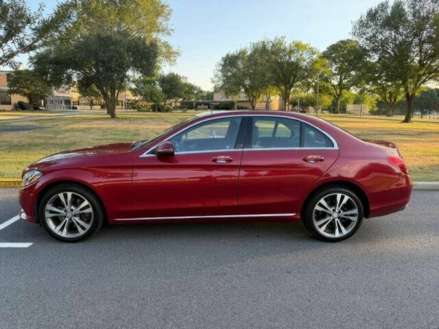 Красный Мерседес Ц-Класс, объемом двигателя 2 л и пробегом 70 тыс. км за 22600 $, фото 4 на Automoto.ua