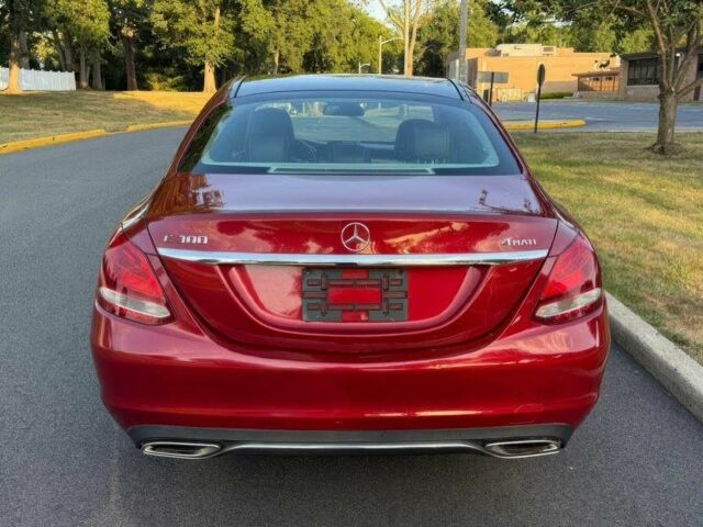 Красный Мерседес Ц-Класс, объемом двигателя 2 л и пробегом 70 тыс. км за 22600 $, фото 6 на Automoto.ua