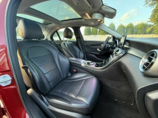 Красный Мерседес Ц-Класс, объемом двигателя 2 л и пробегом 70 тыс. км за 22600 $, фото 9 на Automoto.ua