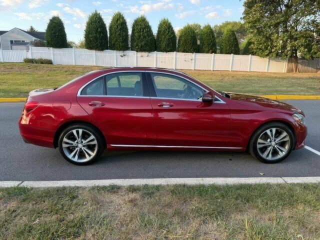 Красный Мерседес Ц-Класс, объемом двигателя 2 л и пробегом 70 тыс. км за 22600 $, фото 3 на Automoto.ua