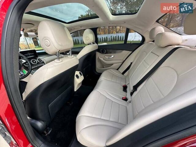 Красный Мерседес Ц-Класс, объемом двигателя 2 л и пробегом 182 тыс. км за 15900 $, фото 11 на Automoto.ua