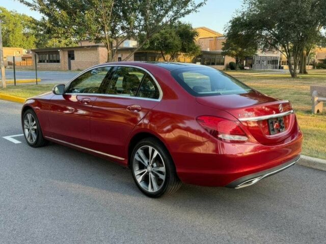 Красный Мерседес Ц-Класс, объемом двигателя 2 л и пробегом 70 тыс. км за 22600 $, фото 5 на Automoto.ua