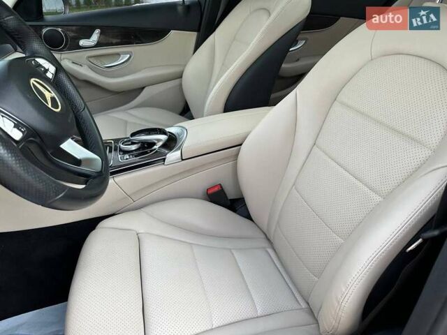 Красный Мерседес Ц-Класс, объемом двигателя 2 л и пробегом 182 тыс. км за 15900 $, фото 9 на Automoto.ua