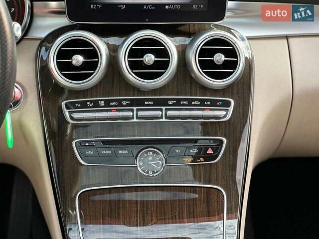 Красный Мерседес Ц-Класс, объемом двигателя 2 л и пробегом 182 тыс. км за 15200 $, фото 18 на Automoto.ua