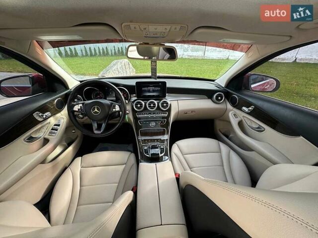 Красный Мерседес Ц-Класс, объемом двигателя 2 л и пробегом 182 тыс. км за 15900 $, фото 16 на Automoto.ua