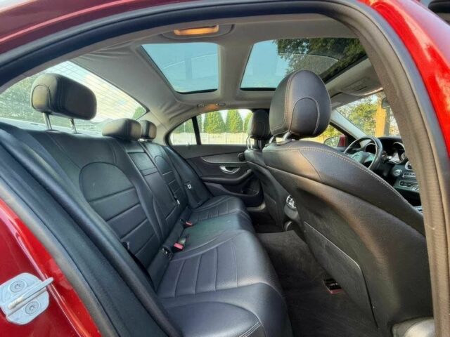 Красный Мерседес Ц-Класс, объемом двигателя 2 л и пробегом 70 тыс. км за 22600 $, фото 10 на Automoto.ua