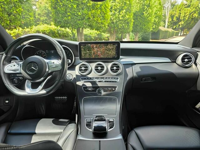 Красный Мерседес Ц-Класс, объемом двигателя 2 л и пробегом 31 тыс. км за 16900 $, фото 9 на Automoto.ua