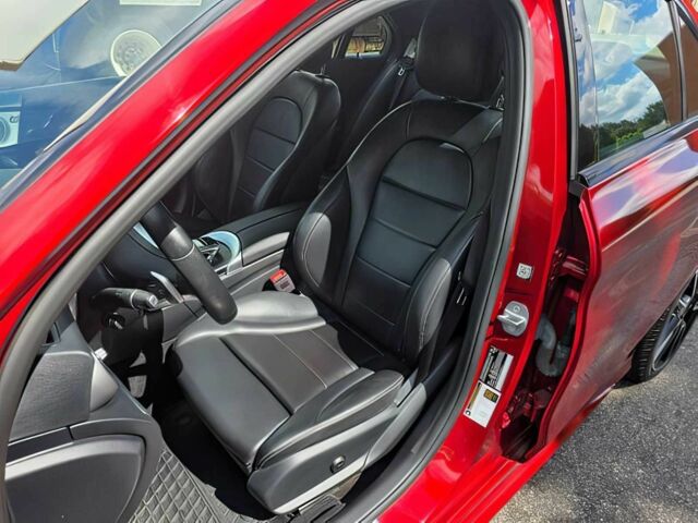 Красный Мерседес Ц-Класс, объемом двигателя 2 л и пробегом 31 тыс. км за 16900 $, фото 8 на Automoto.ua