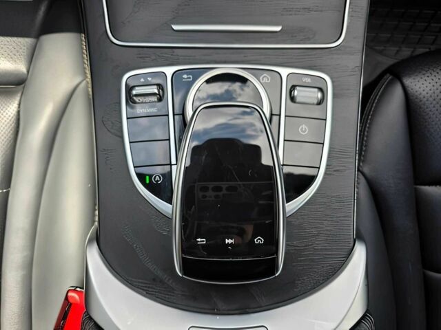 Красный Мерседес Ц-Класс, объемом двигателя 2 л и пробегом 31 тыс. км за 16900 $, фото 11 на Automoto.ua