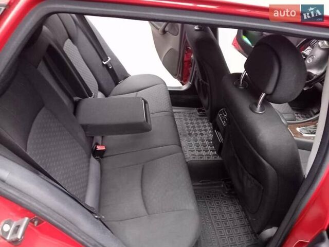 Красный Мерседес Ц-Класс, объемом двигателя 2.2 л и пробегом 467 тыс. км за 6300 $, фото 23 на Automoto.ua