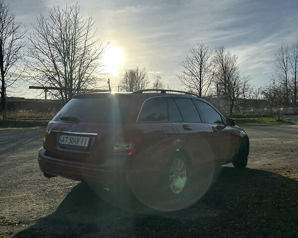 Червоний Мерседес Ц-Клас, об'ємом двигуна 2.2 л та пробігом 270 тис. км за 11000 $, фото 2 на Automoto.ua