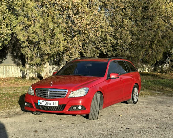 Червоний Мерседес Ц-Клас, об'ємом двигуна 2.2 л та пробігом 270 тис. км за 11000 $, фото 19 на Automoto.ua