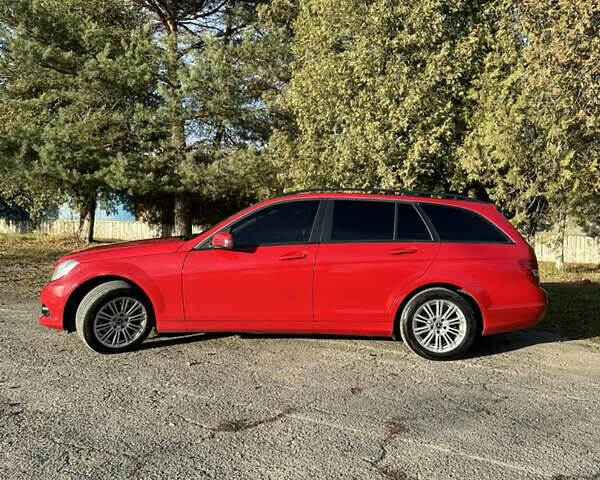 Червоний Мерседес Ц-Клас, об'ємом двигуна 2.2 л та пробігом 270 тис. км за 11000 $, фото 3 на Automoto.ua