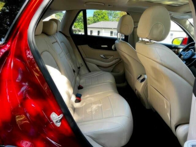 Красный Мерседес Ц-Класс, объемом двигателя 2 л и пробегом 45 тыс. км за 18000 $, фото 10 на Automoto.ua