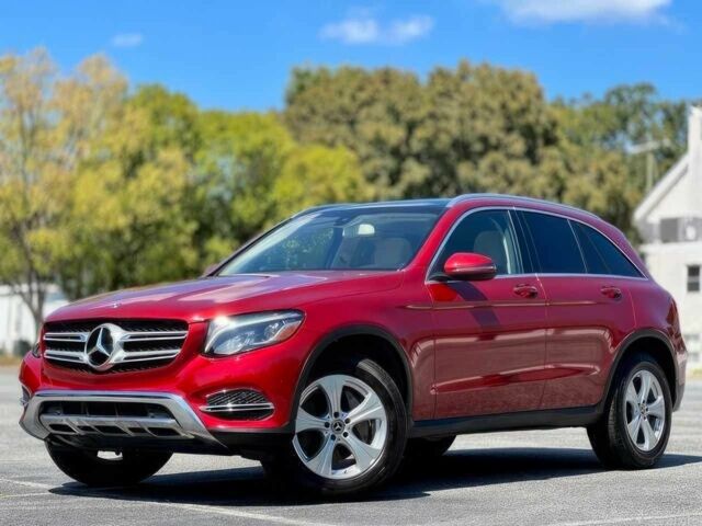 Красный Мерседес Ц-Класс, объемом двигателя 2 л и пробегом 45 тыс. км за 18000 $, фото 2 на Automoto.ua