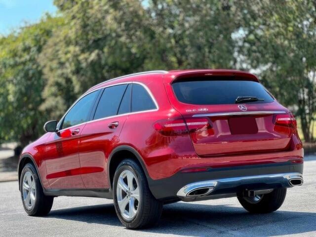 Красный Мерседес Ц-Класс, объемом двигателя 2 л и пробегом 45 тыс. км за 18000 $, фото 7 на Automoto.ua