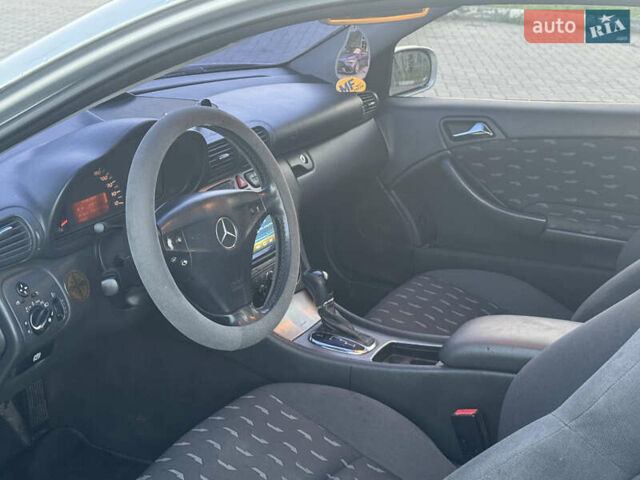 Мерседес Ц-Класс, объемом двигателя 2.2 л и пробегом 300 тыс. км за 3499 $, фото 3 на Automoto.ua