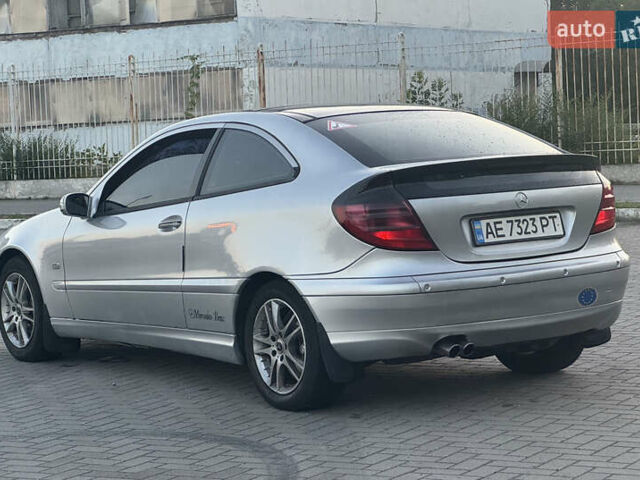 Мерседес Ц-Класс, объемом двигателя 2.2 л и пробегом 300 тыс. км за 3499 $, фото 7 на Automoto.ua
