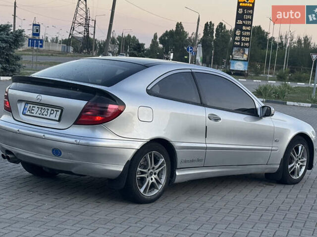 Мерседес Ц-Класс, объемом двигателя 2.2 л и пробегом 300 тыс. км за 3499 $, фото 6 на Automoto.ua