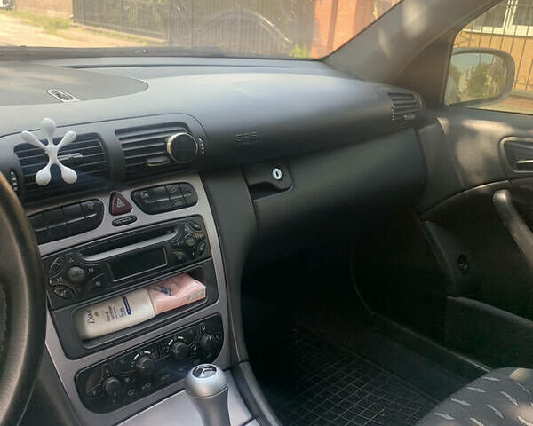 Мерседес Ц-Класс, объемом двигателя 2.2 л и пробегом 350 тыс. км за 5800 $, фото 6 на Automoto.ua