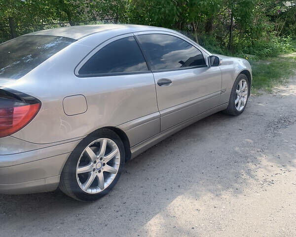 Мерседес Ц-Класс, объемом двигателя 2.2 л и пробегом 350 тыс. км за 5800 $, фото 1 на Automoto.ua