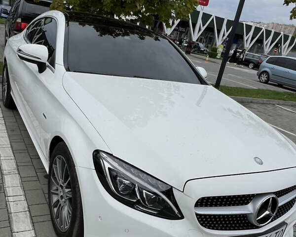 Мерседес Ц-Класс, объемом двигателя 2.14 л и пробегом 46 тыс. км за 30900 $, фото 1 на Automoto.ua