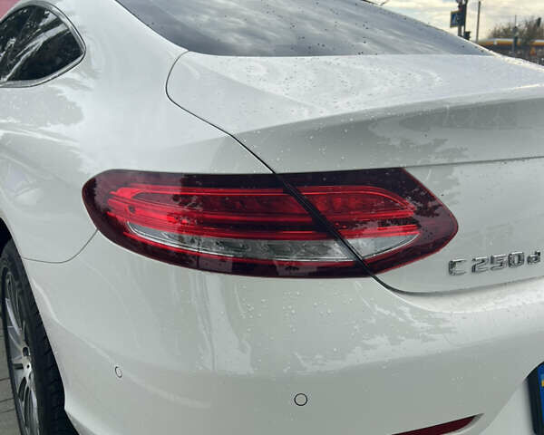 Мерседес Ц-Класс, объемом двигателя 2.14 л и пробегом 46 тыс. км за 30900 $, фото 5 на Automoto.ua