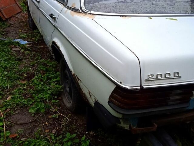 Мерседес Ц-Клас, об'ємом двигуна 2 л та пробігом 422 тис. км за 500 $, фото 1 на Automoto.ua