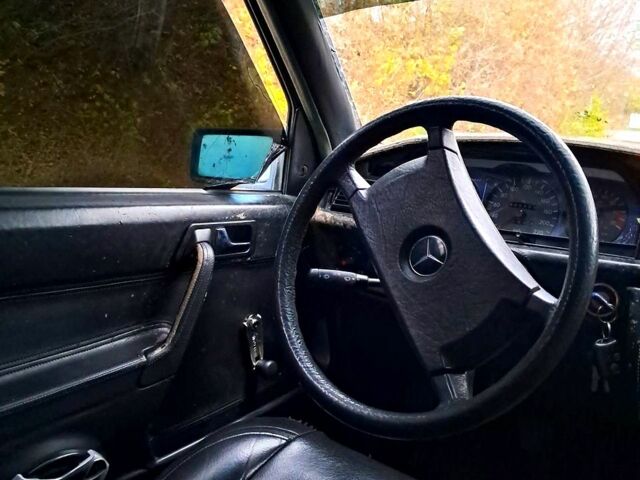 Мерседес Ц-Класс, объемом двигателя 2 л и пробегом 840 тыс. км за 1500 $, фото 2 на Automoto.ua