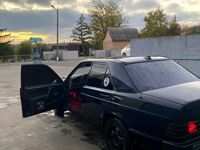 Мерседес Ц-Клас, об'ємом двигуна 2 л та пробігом 840 тис. км за 1500 $, фото 3 на Automoto.ua