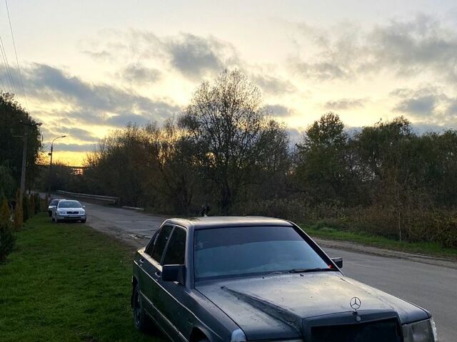 Мерседес Ц-Класс, объемом двигателя 2 л и пробегом 840 тыс. км за 1500 $, фото 4 на Automoto.ua