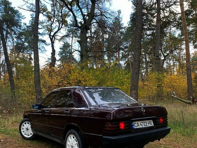 Мерседес Ц-Класс 1985 в Черкассах на Automoto.ua Мерседес Ц-Класс, объемом двигателя 2 л и пробегом 300 тыс. км за 2700 $, фото 1 на Automoto.ua