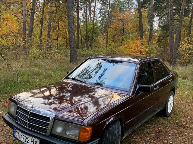 Мерседес Ц-Класс 1985 в Черкассах на Automoto.ua Мерседес Ц-Класс, объемом двигателя 2 л и пробегом 300 тыс. км за 2700 $, фото 4 на Automoto.ua