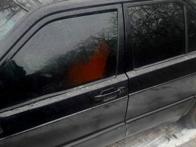 Мерседес Ц-Класс, объемом двигателя 2 л и пробегом 180 тыс. км за 650 $, фото 2 на Automoto.ua