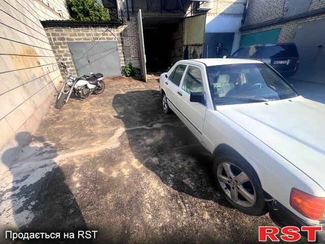 Мерседес Ц-Клас, об'ємом двигуна 2 л та пробігом 0 тис. км за 1800 $, фото 1 на Automoto.ua