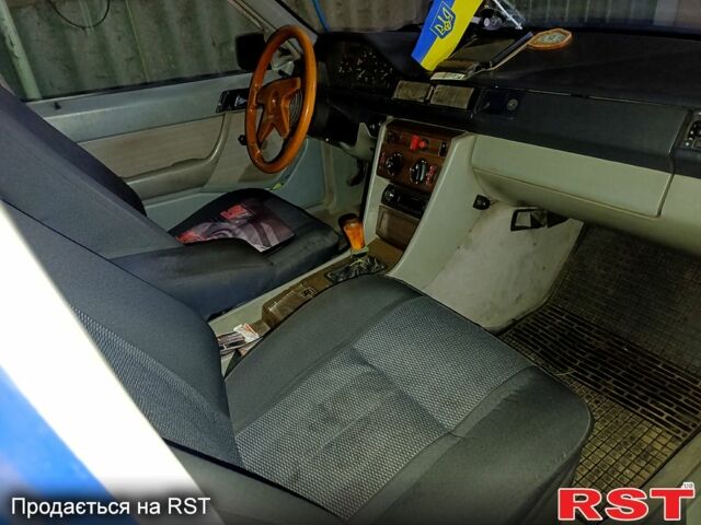 Мерседес Ц-Класс, объемом двигателя 2 л и пробегом 316 тыс. км за 3500 $, фото 2 на Automoto.ua