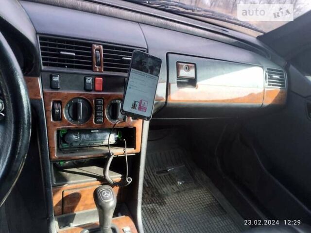 Мерседес Ц-Клас, об'ємом двигуна 0 л та пробігом 318 тис. км за 1800 $, фото 7 на Automoto.ua