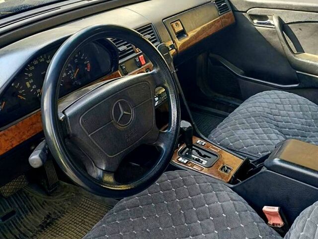 Мерседес Ц-Класс, объемом двигателя 2 л и пробегом 0 тыс. км за 1650 $, фото 2 на Automoto.ua