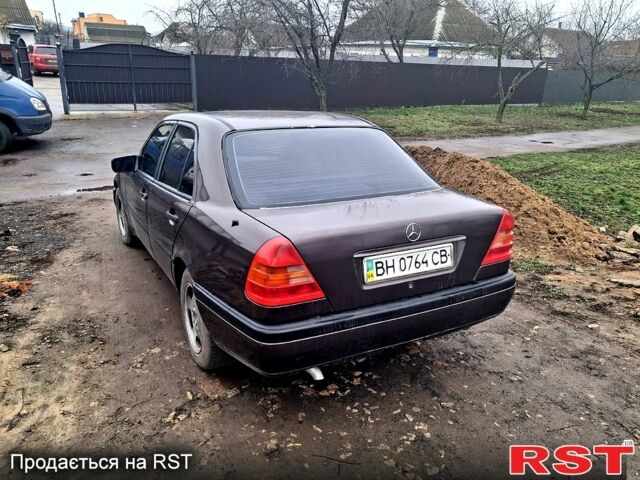 Мерседес Ц-Класс, объемом двигателя 1.8 л и пробегом 320 тыс. км за 2100 $, фото 2 на Automoto.ua