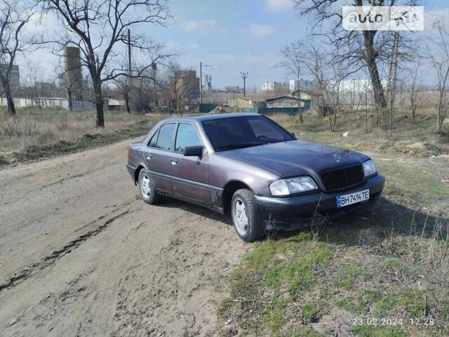 Мерседес Ц-Клас, об'ємом двигуна 0 л та пробігом 318 тис. км за 1800 $, фото 3 на Automoto.ua