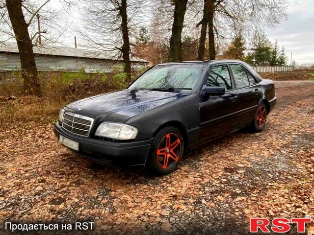 Мерседес Ц-Класс, объемом двигателя 1.8 л и пробегом 160 тыс. км за 2000 $, фото 1 на Automoto.ua