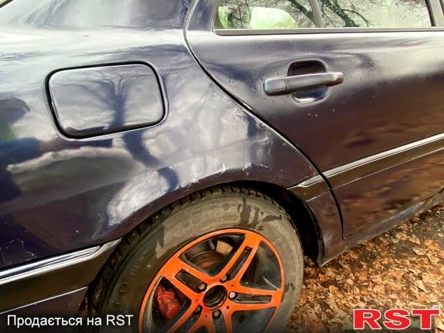 Мерседес Ц-Класс, объемом двигателя 1.8 л и пробегом 160 тыс. км за 2000 $, фото 8 на Automoto.ua