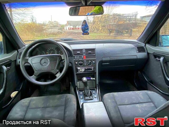Мерседес Ц-Класс, объемом двигателя 1.8 л и пробегом 160 тыс. км за 2000 $, фото 9 на Automoto.ua