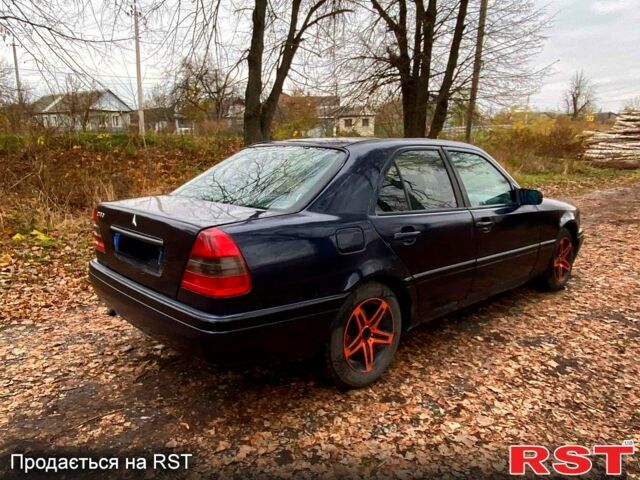 Мерседес Ц-Класс, объемом двигателя 1.8 л и пробегом 160 тыс. км за 2000 $, фото 3 на Automoto.ua