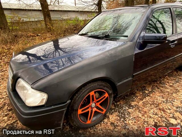 Мерседес Ц-Класс, объемом двигателя 1.8 л и пробегом 160 тыс. км за 2000 $, фото 7 на Automoto.ua